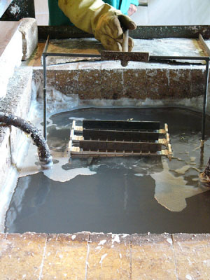 aluminum_dip_brazing.jpg (161445 bytes)